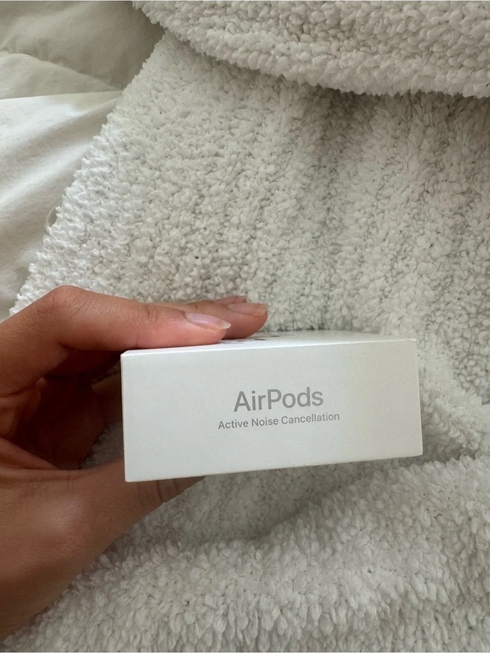 Apple AirPods 4 - Noise Cancelling